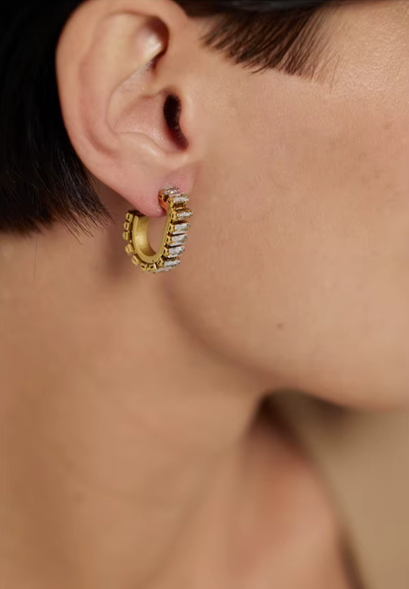 Stella – Trendiga örhängen med cubic zirconia