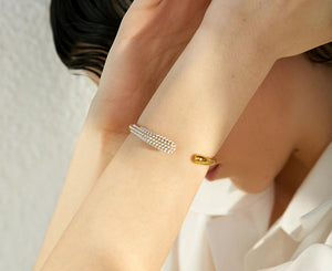 Noreia – Armband med volym och karaktär