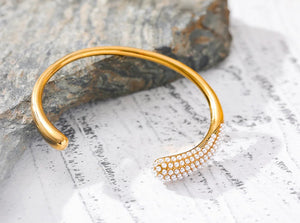 Noreia – Armband med volym och karaktär