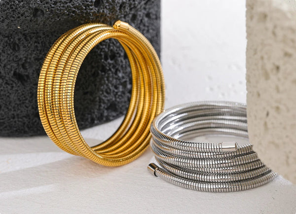 Cirelle – Skulpturalt armband i spiraldesign
