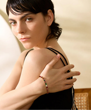 Isalie – Armband med regnbågsgnistrande stenar
