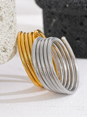 Cirelle – Skulpturalt armband i spiraldesign