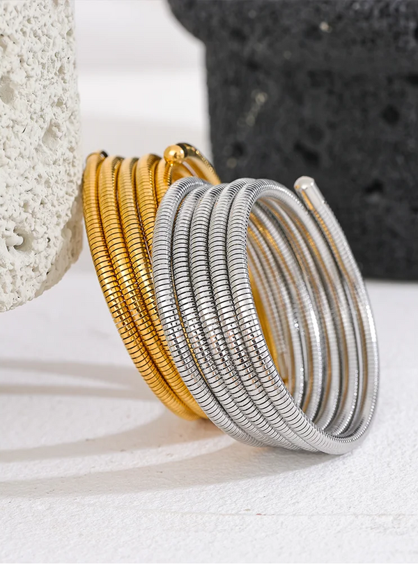 Cirelle – Skulpturalt armband i spiraldesign