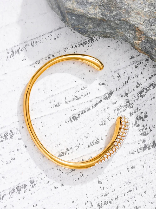 Noreia – Armband med volym och karaktär