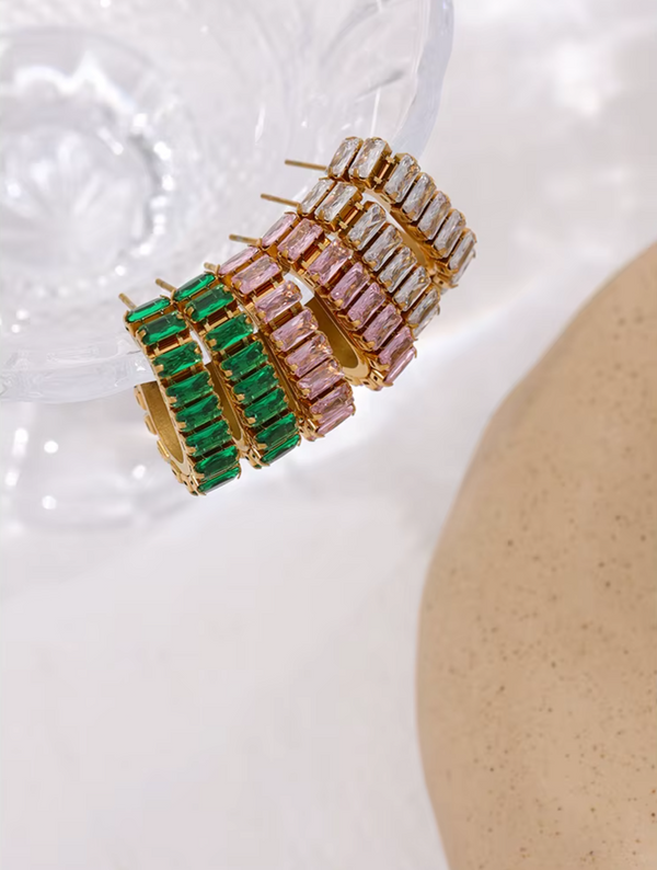 Stella – Trendiga örhängen med cubic zirconia