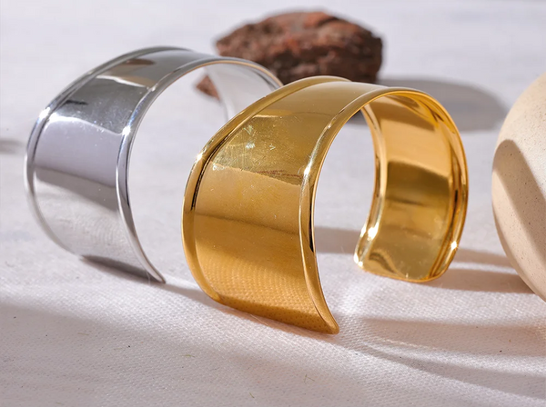 Navaro – Elegant Cuff i PVD-guld