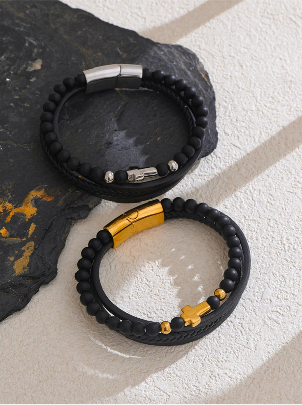 Trinity Cross – Armband i svart läder med gulddetaljer
