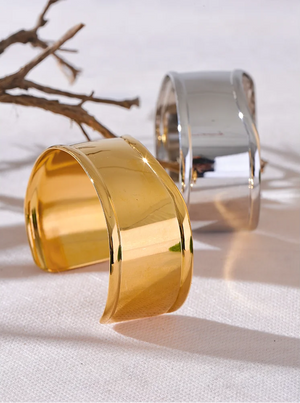 Navaro – Elegant Cuff i PVD-guld