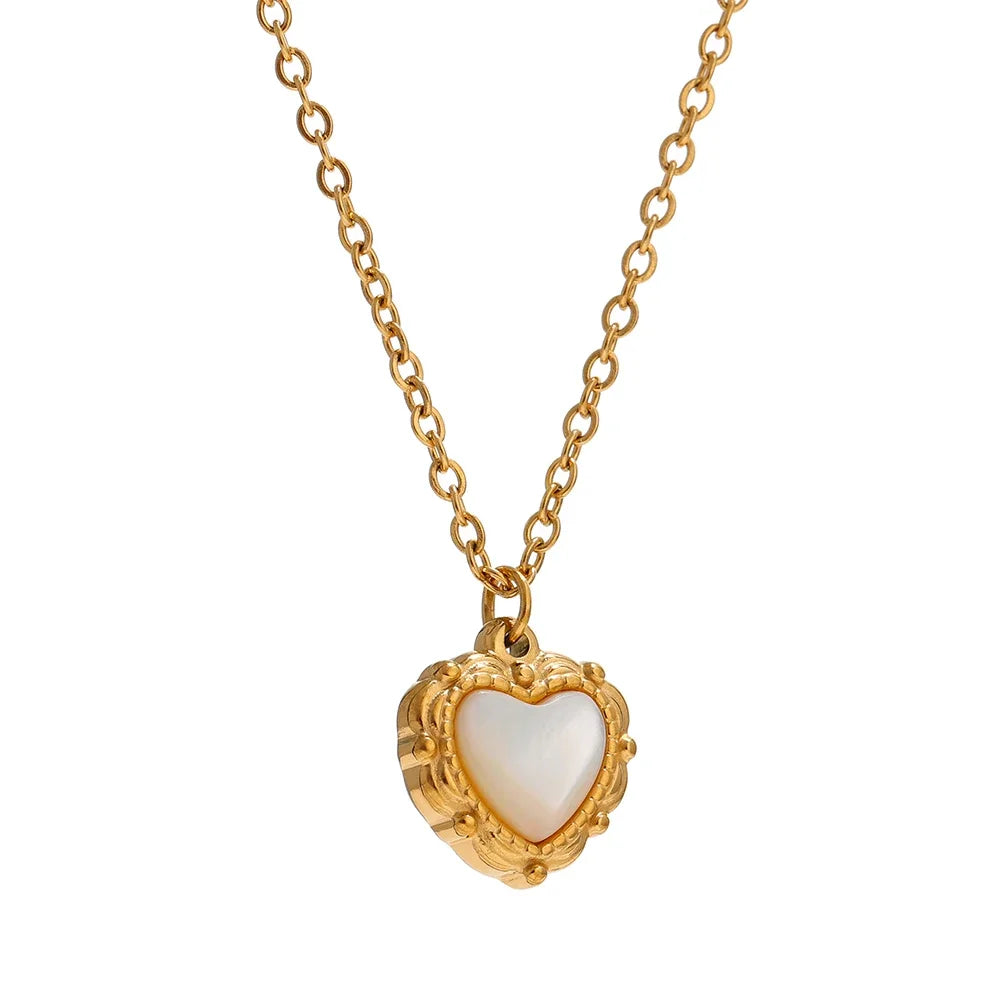 Heart Shell - Halsband med Pärlemorhjärta i 18K Guldplätering