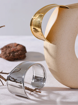 Navaro – Elegant Cuff i PVD-guld